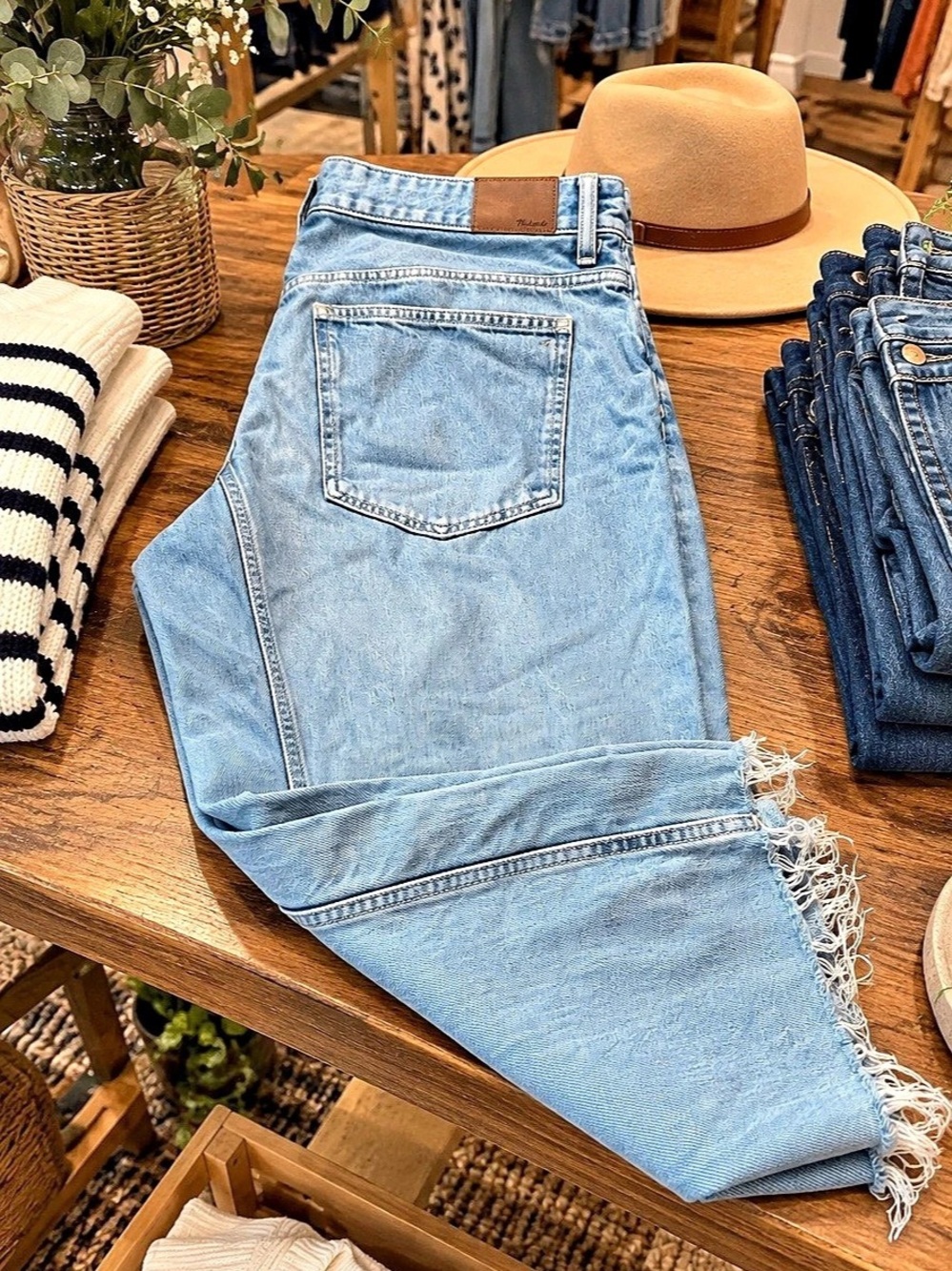 Madewell The Darted Barrel-Leg Jean Barrel-Leg Jeans in Blue Waist 32